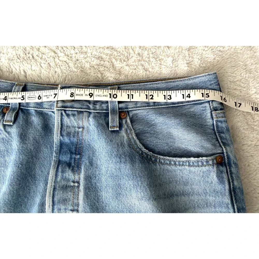 Levi’s 501 Jeans Mens 29x28 Distressed Light Blue